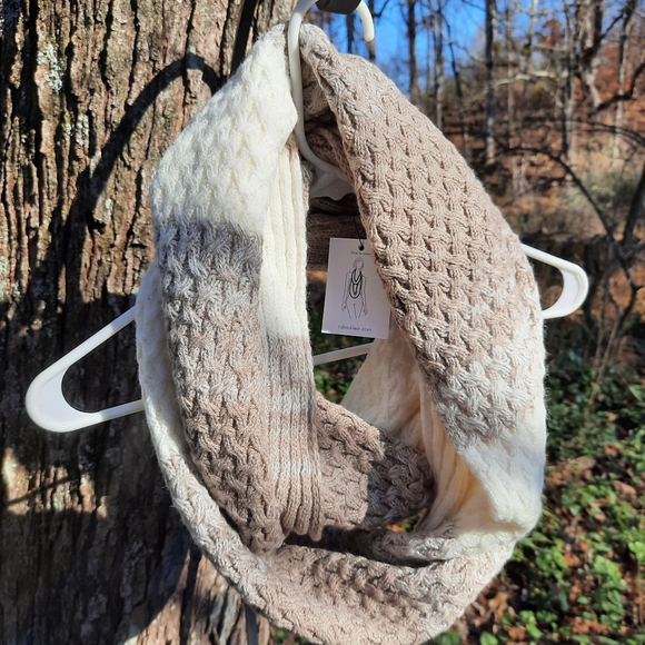 Infinity Scarf Calvin Klein Ombre Basket Stitch NWT - Picture 2 of 11